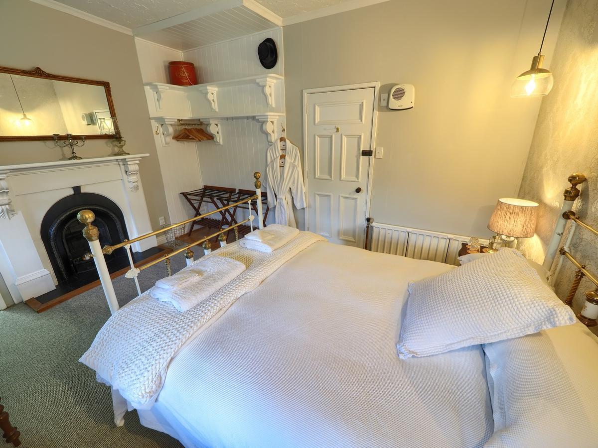 The Ferry Bed & Breakfast Queenstown Bagian luar foto